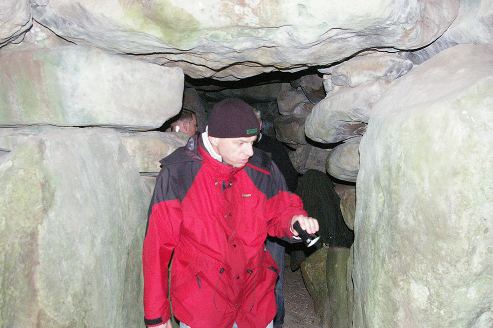 Mick checks out the rooms